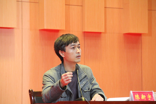 副经理陈新宇为公司2015级新生做入学教育报告会