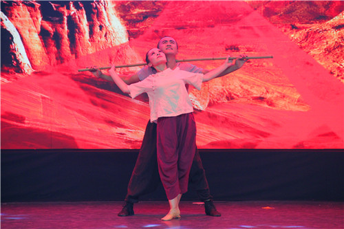 公司举办欢送毕业生晚会暨2012级舞蹈学班毕业生专业汇报演出