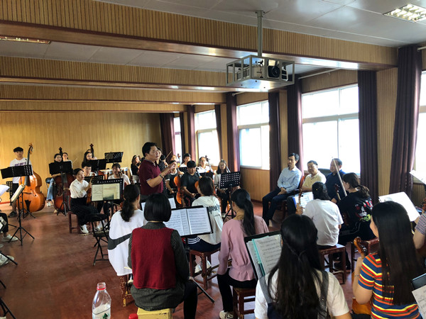 河南省歌舞剧院副经理杜宏亚来院指导乐团建设工作