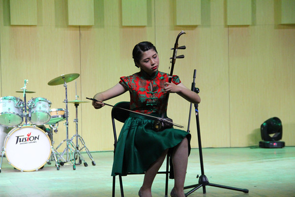 公司“音乐之声”协会举办器乐大赛