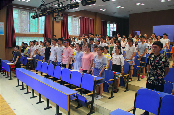 2016062019160249.jpg 公司隆重举行音乐公司第十四期业余党校开班典礼